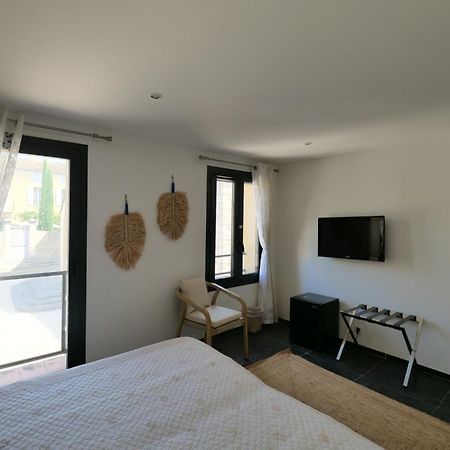Chambres Du Vieux Bistrot Cabrières-dʼAvignon Екстериор снимка