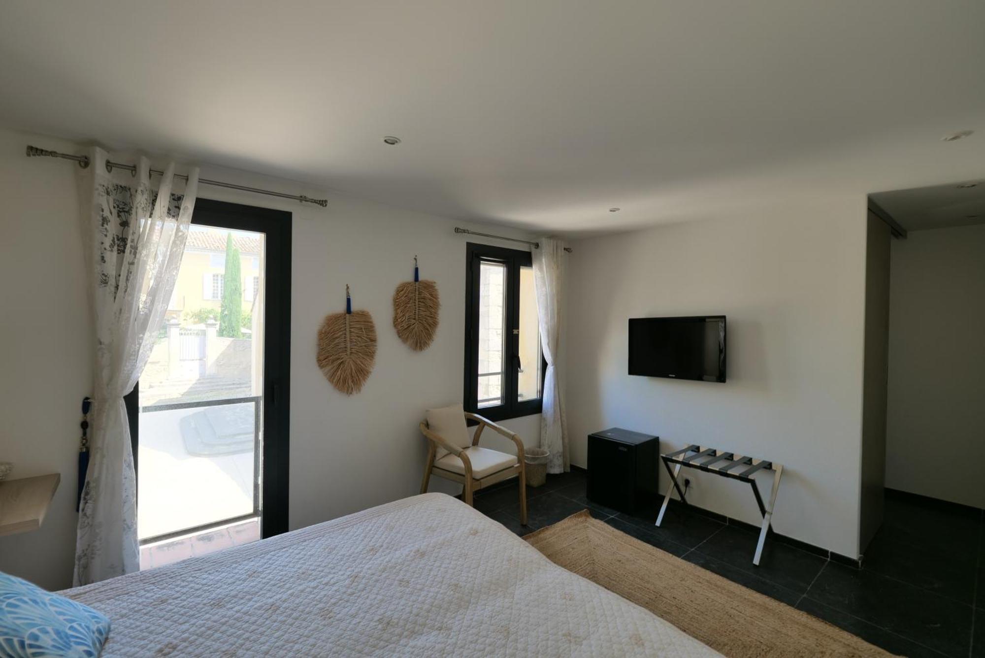 Chambres Du Vieux Bistrot Cabrières-dʼAvignon Екстериор снимка