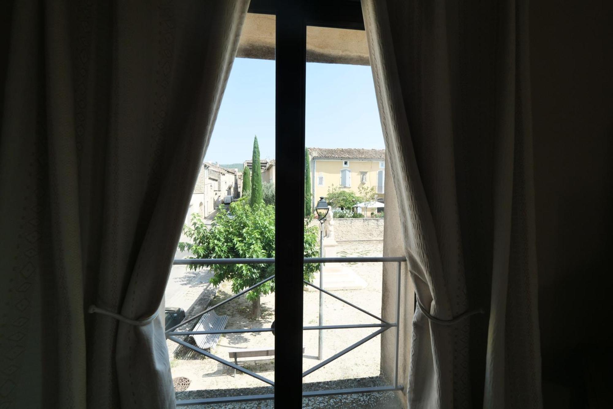 Chambres Du Vieux Bistrot Cabrières-dʼAvignon Екстериор снимка