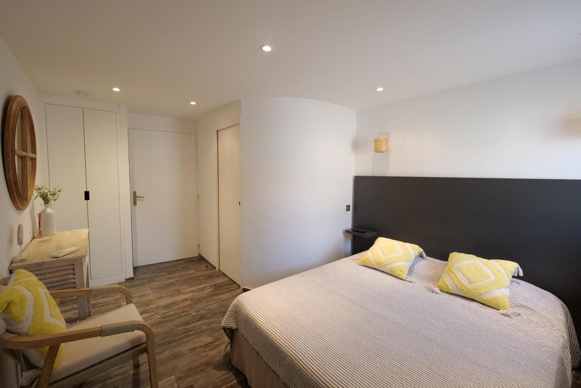 Chambres Du Vieux Bistrot Cabrières-dʼAvignon Екстериор снимка