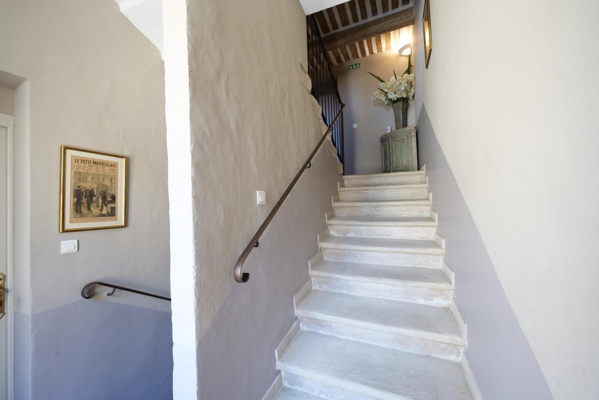 Chambres Du Vieux Bistrot Cabrières-dʼAvignon Екстериор снимка