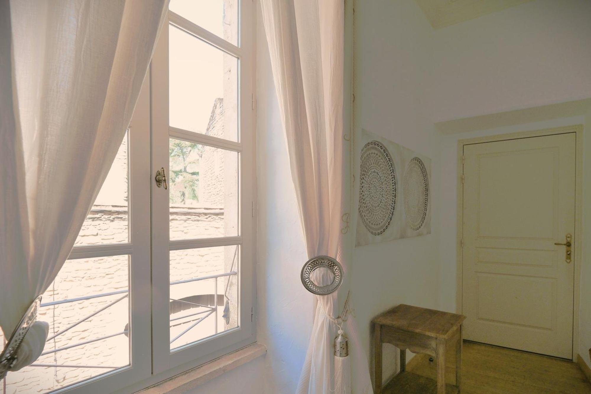 Chambres Du Vieux Bistrot Cabrières-dʼAvignon Екстериор снимка
