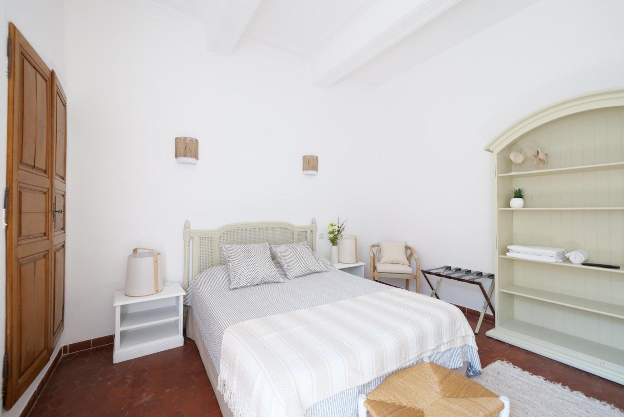 Chambres Du Vieux Bistrot Cabrières-dʼAvignon Екстериор снимка