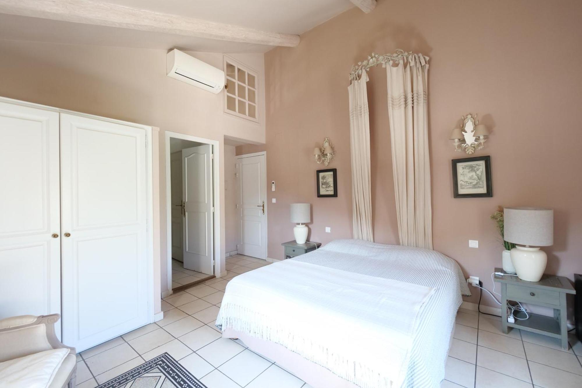 Chambres Du Vieux Bistrot Cabrières-dʼAvignon Екстериор снимка