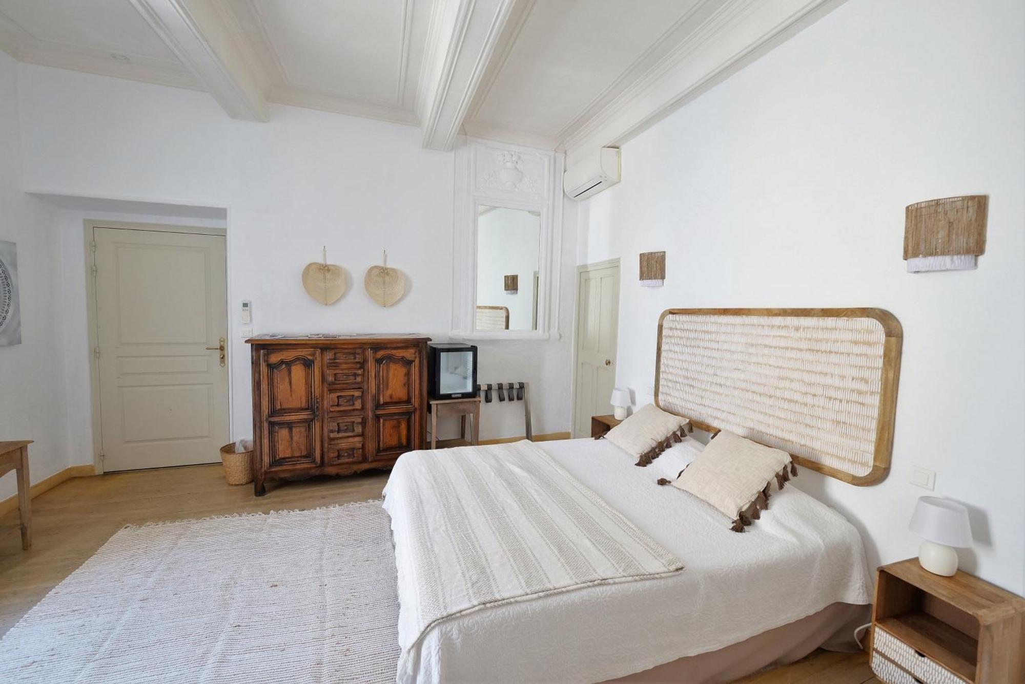 Chambres Du Vieux Bistrot Cabrières-dʼAvignon Екстериор снимка